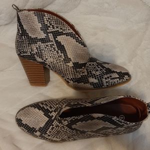 Woman's snakeskin booties